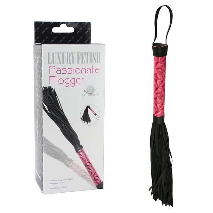 Luxury Fetish Passionate Flogger - Image 4